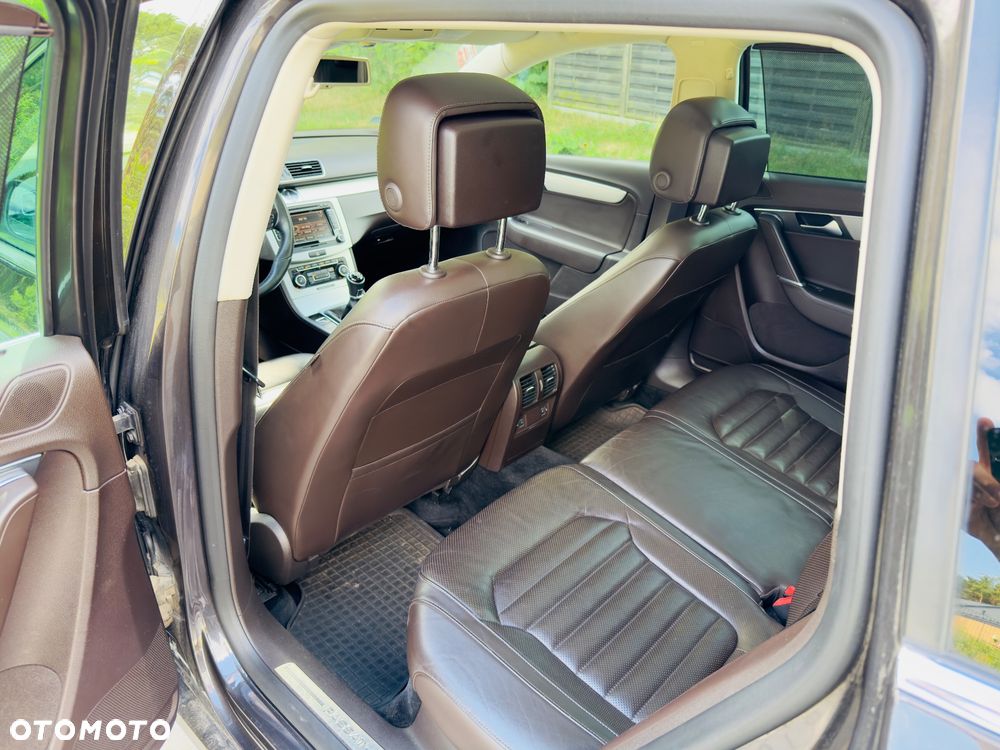 Volkswagen Passat 2.0 TDI Highline - 14