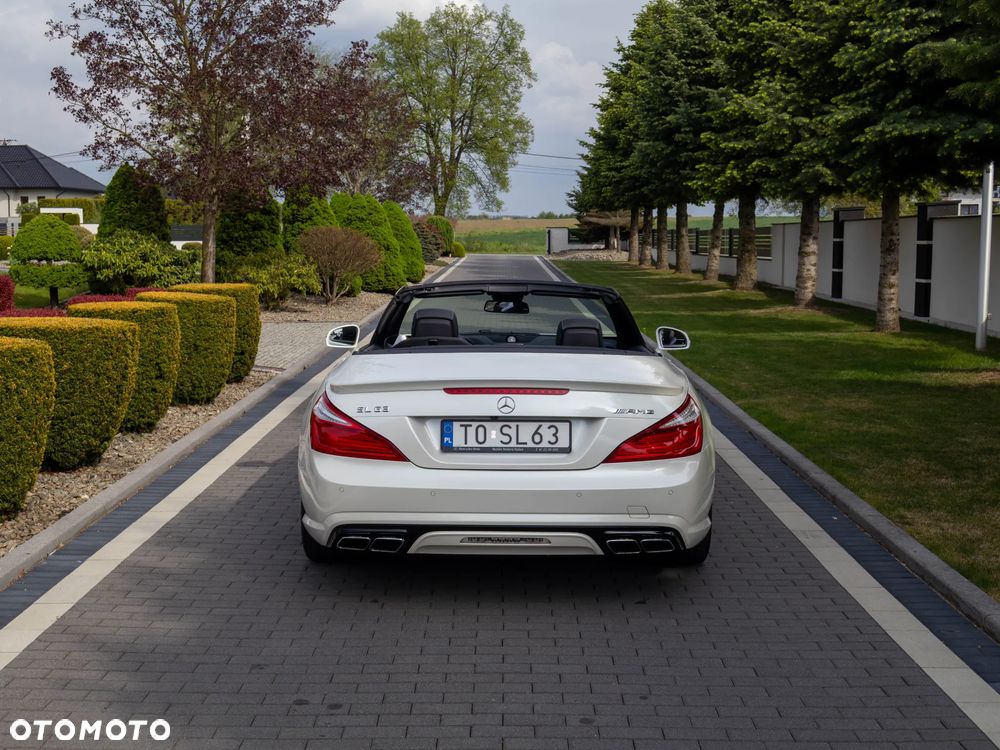 Mercedes-Benz SL 63 AMG - 30