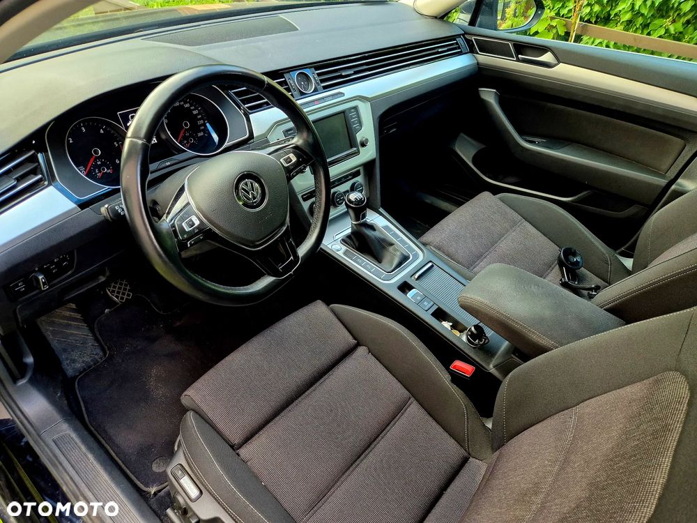 Volkswagen Passat 2.0 TDI BMT Comfortline - 15