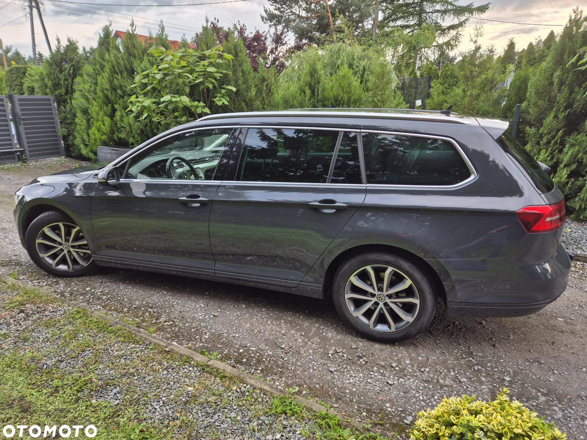 Volkswagen Passat Variant 1.6 TDI SCR DSG - 4