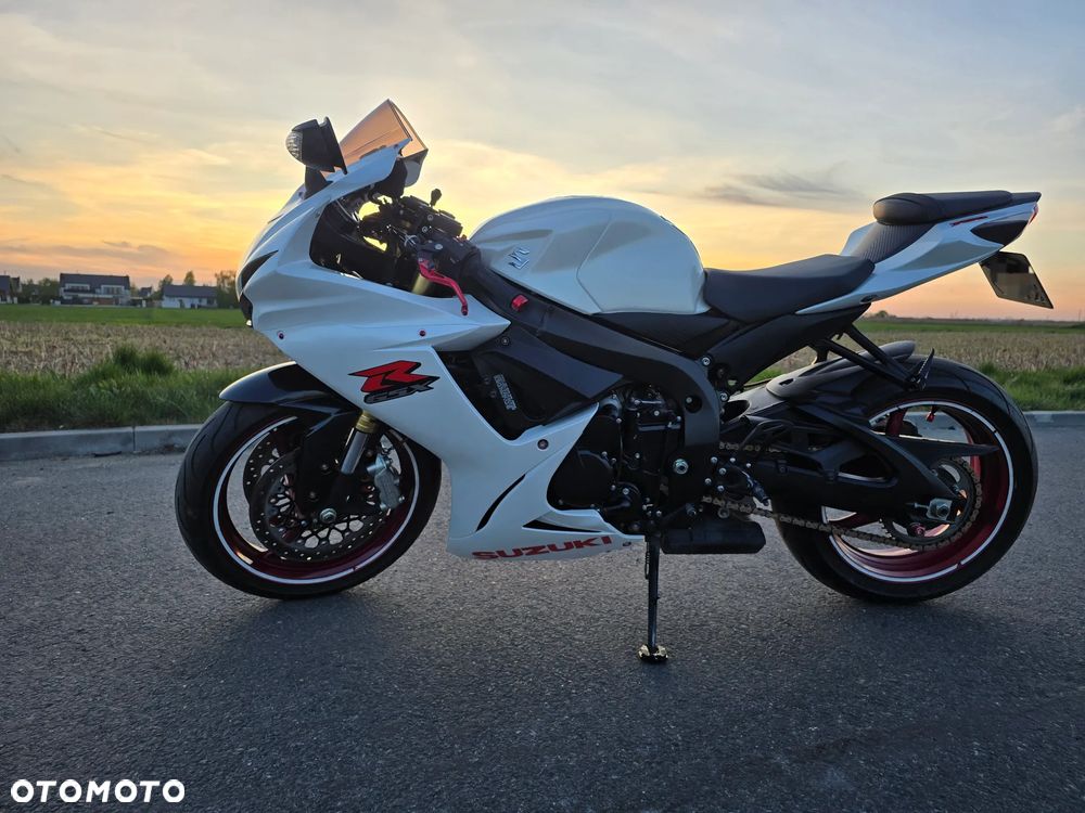 Suzuki GSX-R - 7