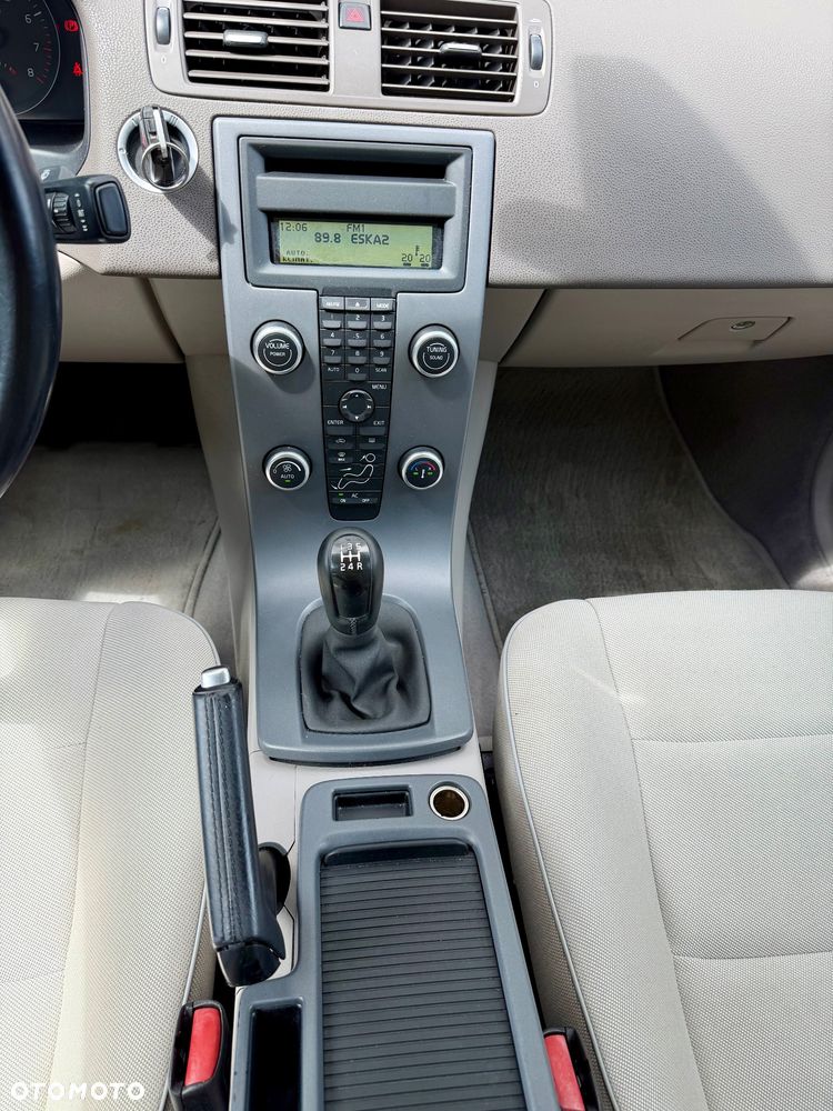 Volvo S40 2.0 - 13