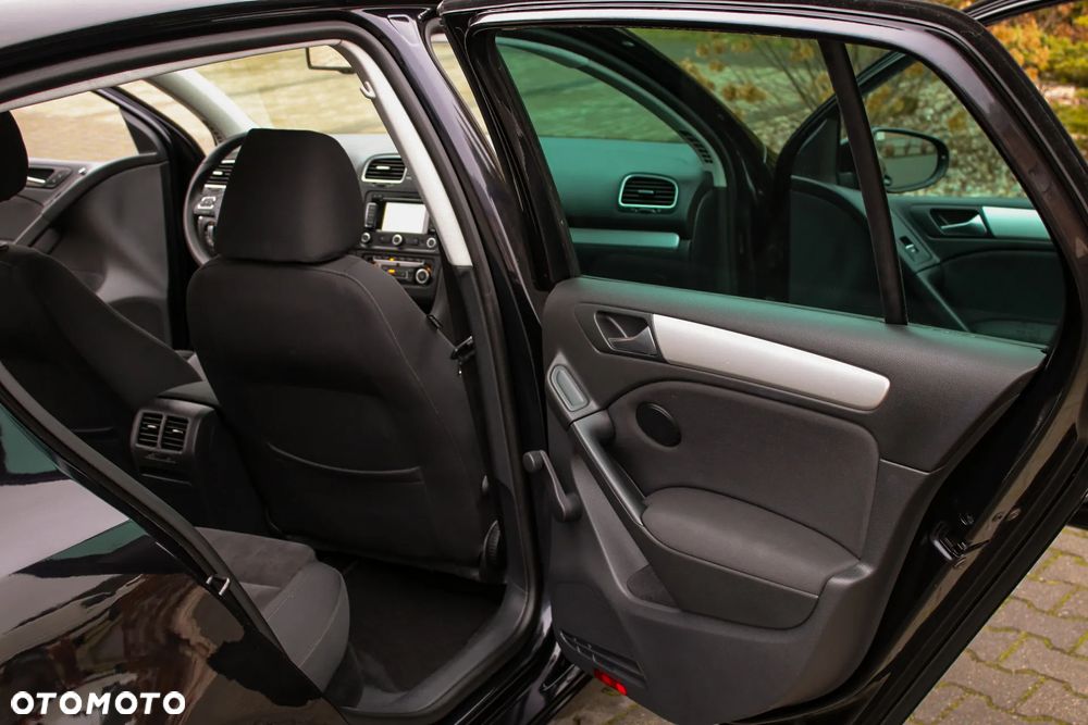 Volkswagen Golf - 24