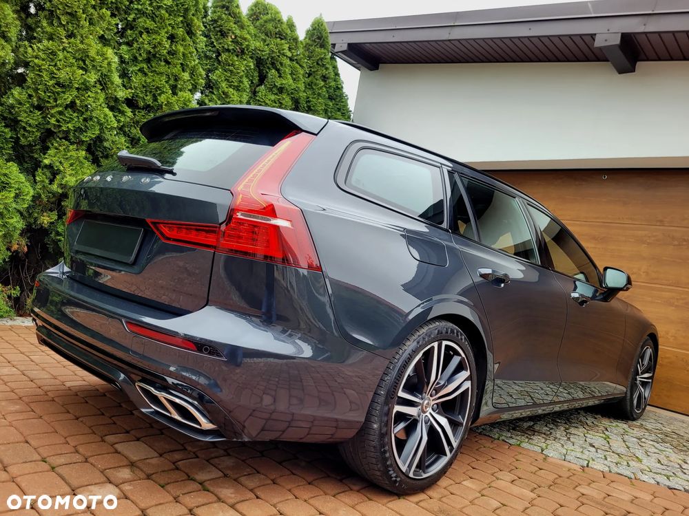 Volvo V60 T4 R-Design - 11
