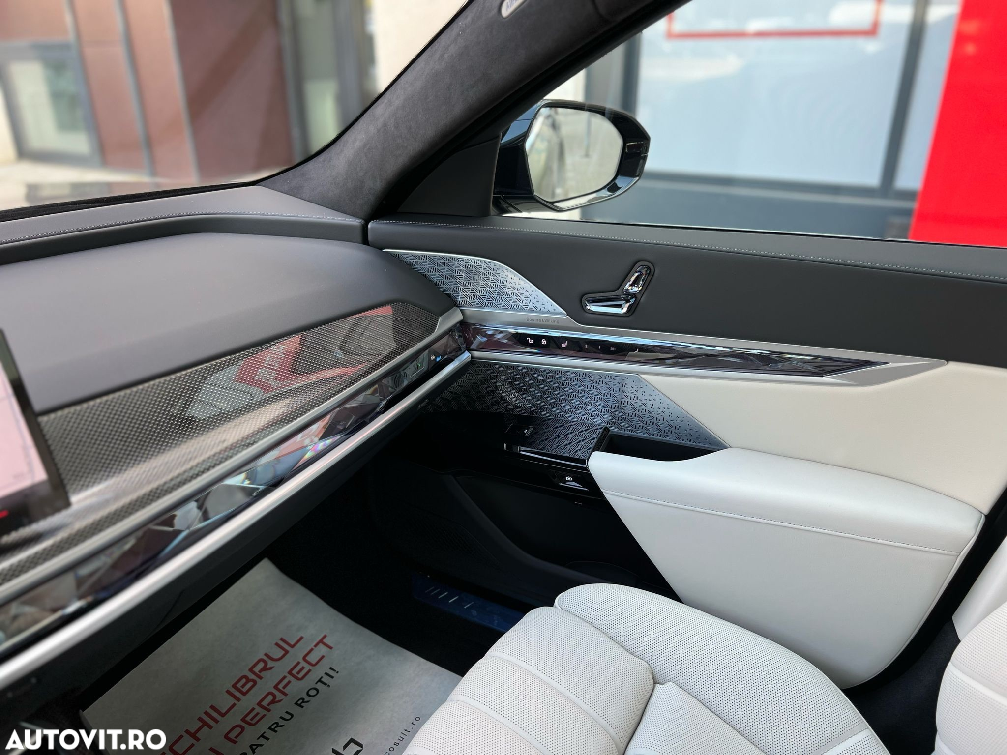 BMW M7 M760e xDrive - 36