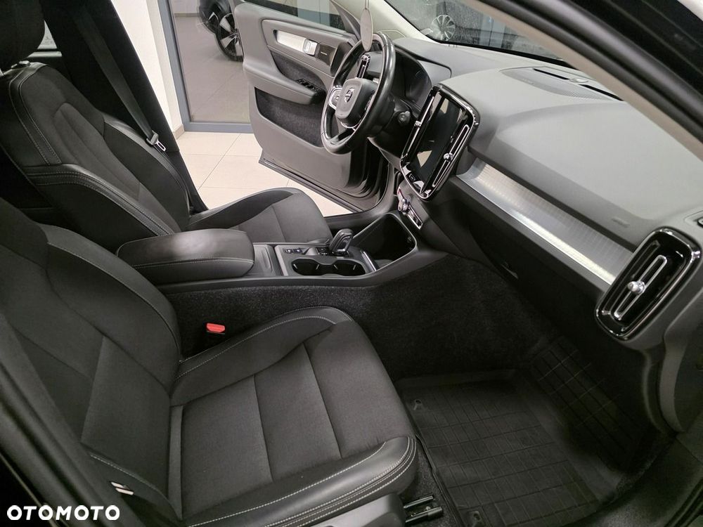 Volvo XC 40 D4 AWD Geartronic Momentum Pro - 26