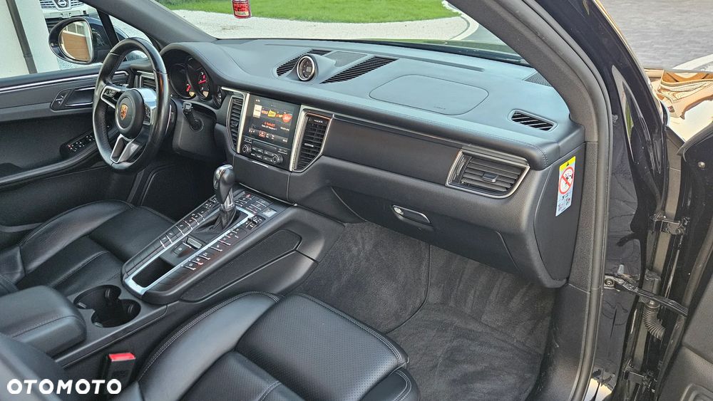 Porsche Macan - 26