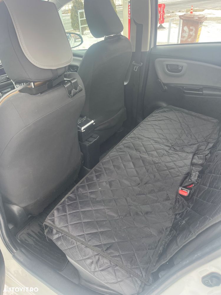 Toyota Yaris 1.5 VVT-i HSD Terra - 6