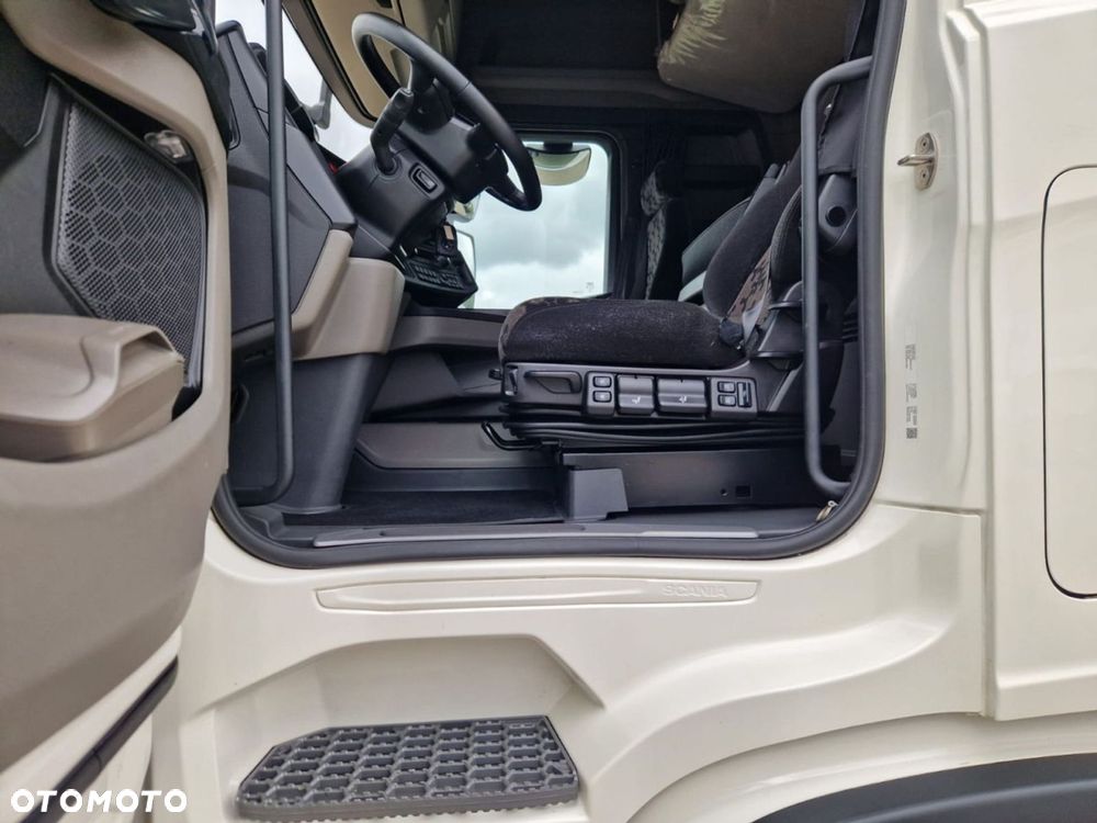 Scania Stare Zegary, Klima Postojowa / Dealer Scania Nada - 21