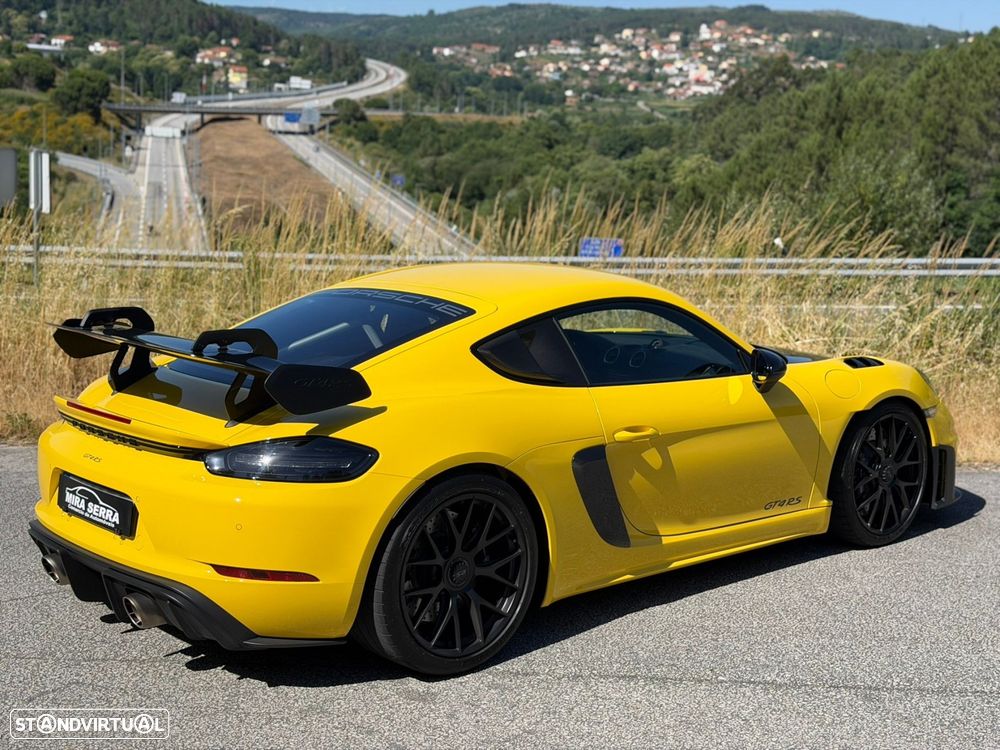 Porsche 718 Cayman GT4 RS - 4
