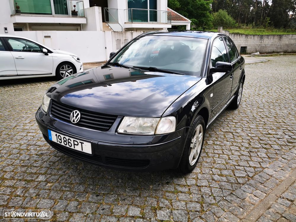VW Passat 1.9 TDi Confortline - 1