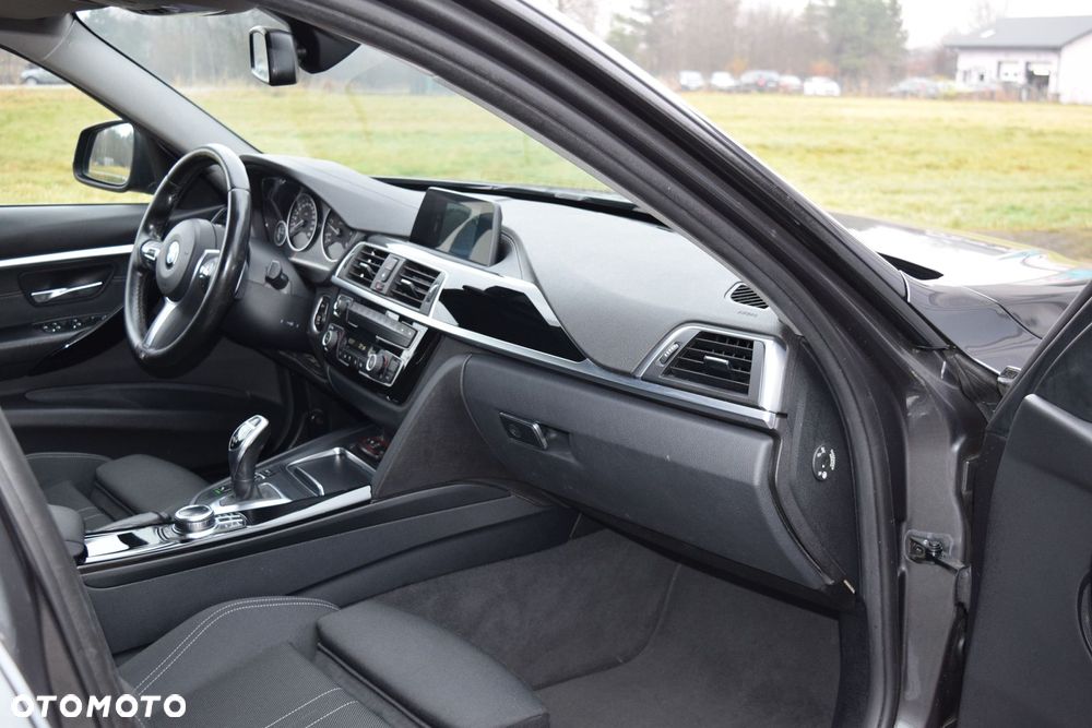 BMW Seria 3 320d xDrive Sport Line - 20