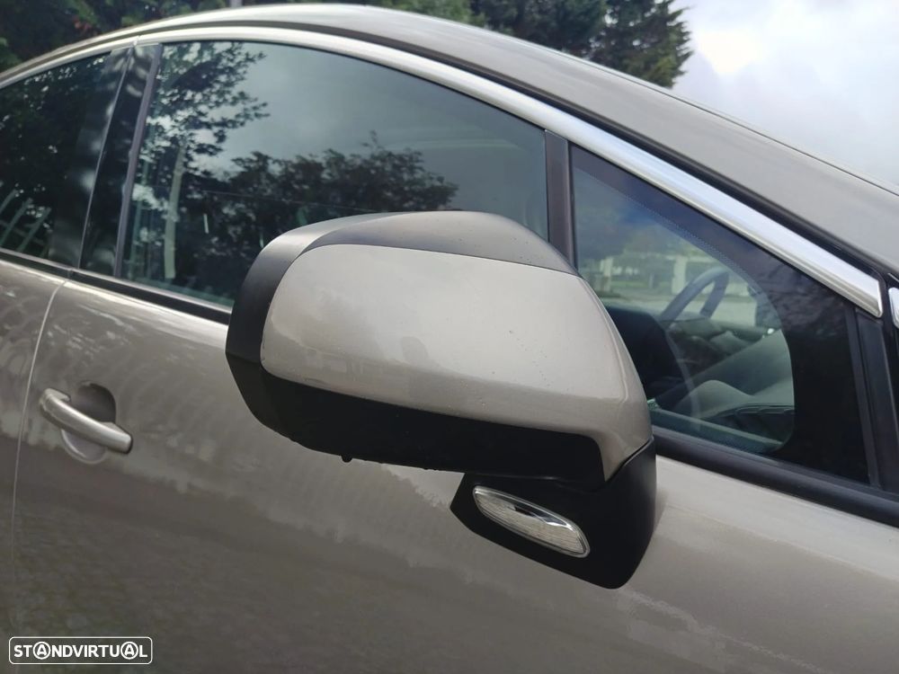 Peugeot 3008 1.6 HDi Premium JLL17 - 17