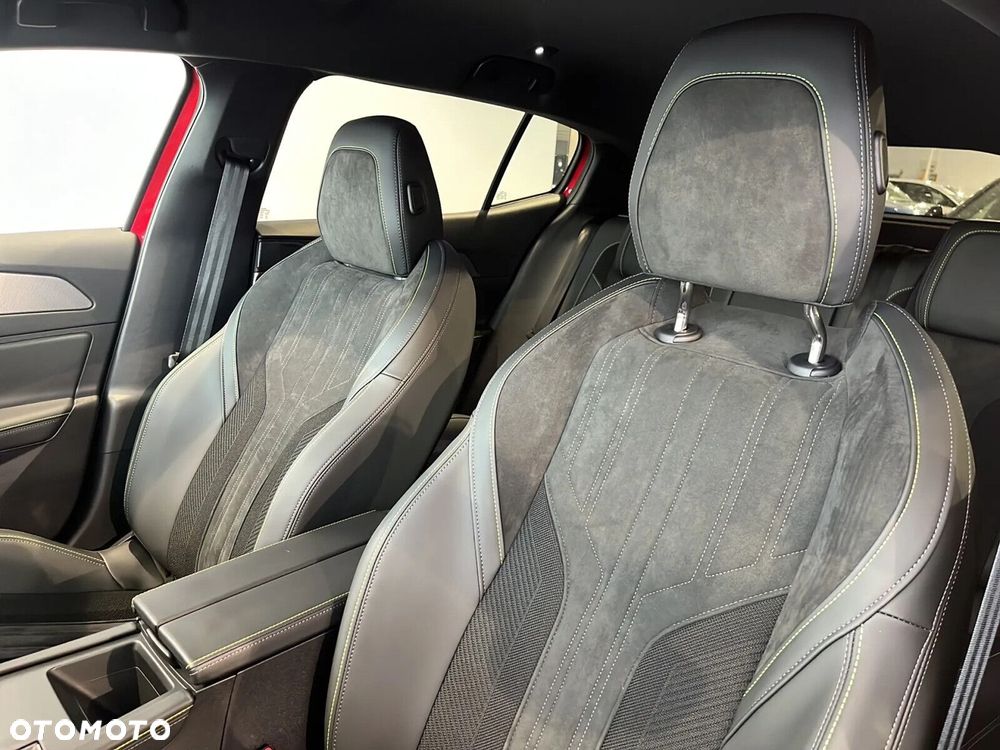 Peugeot 408 1.2 PureTech mHEV GT Exclusive S&S e-DSC6 - 9