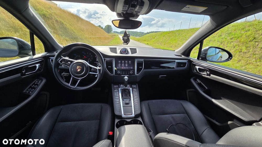 Porsche Macan - 16