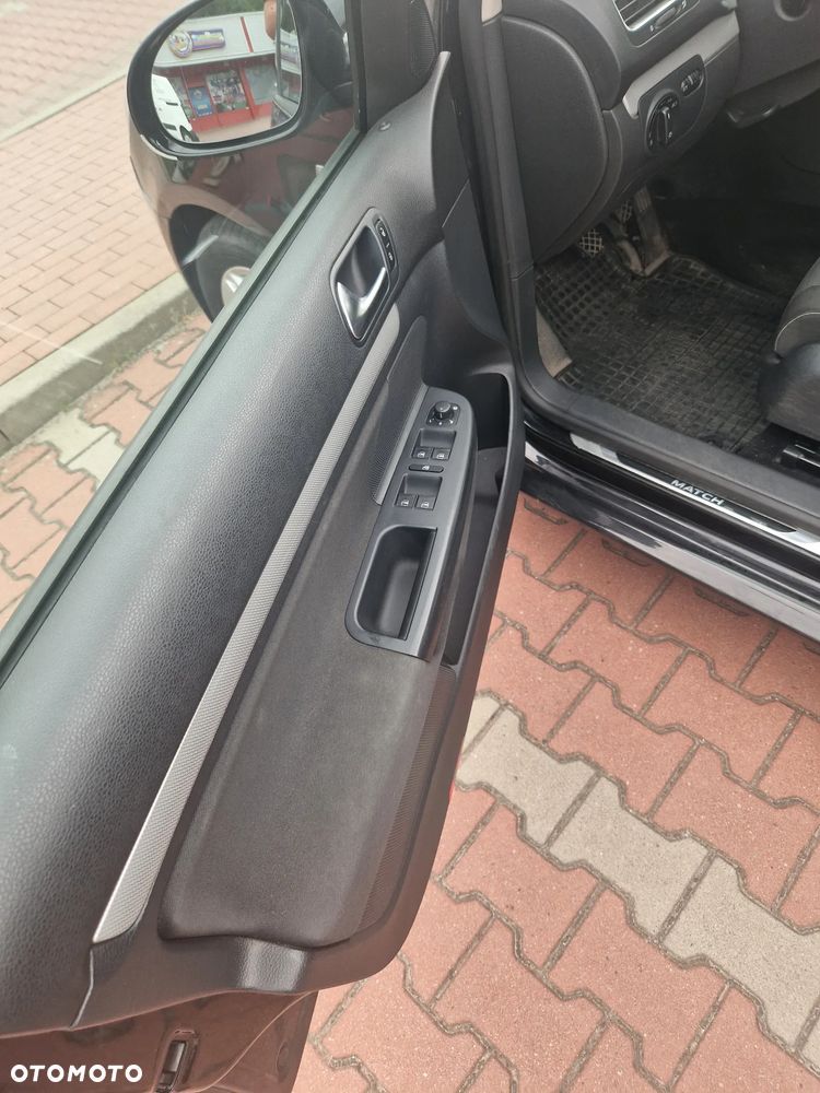 Volkswagen Golf 1.6 TDI DPF MATCH - 10