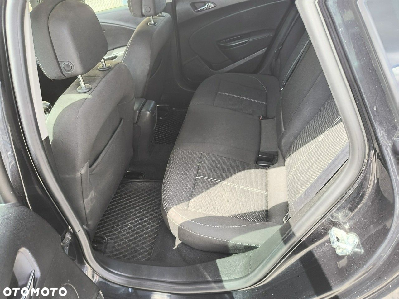 Opel Astra IV 2.0 CDTI Cosmo S&S - 12