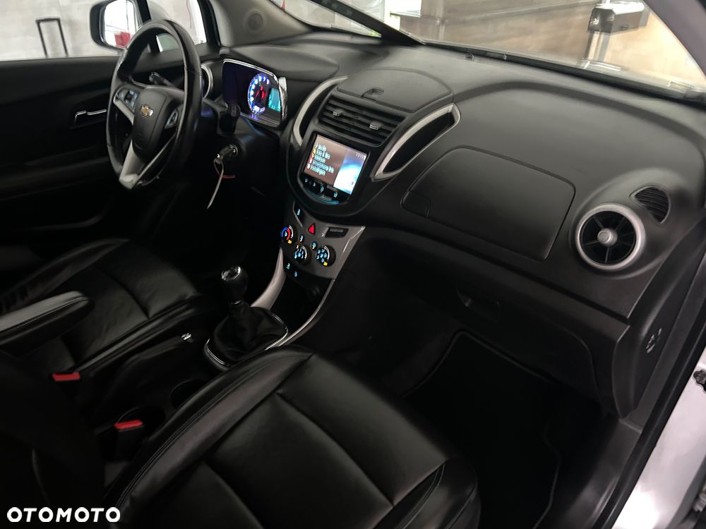 Chevrolet Trax 1.4 T LS - 27