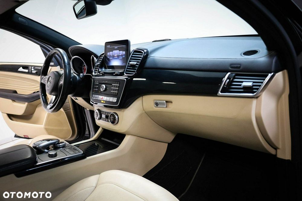 Mercedes-Benz GLE - 23