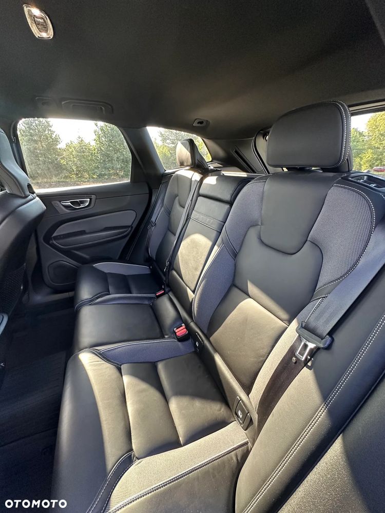 Volvo XC 60 D4 R-Design - 6