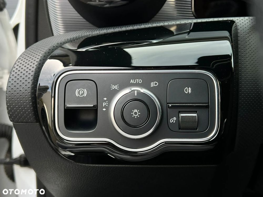 Mercedes-Benz Klasa A 180 AMG Line 7G-DCT - 18