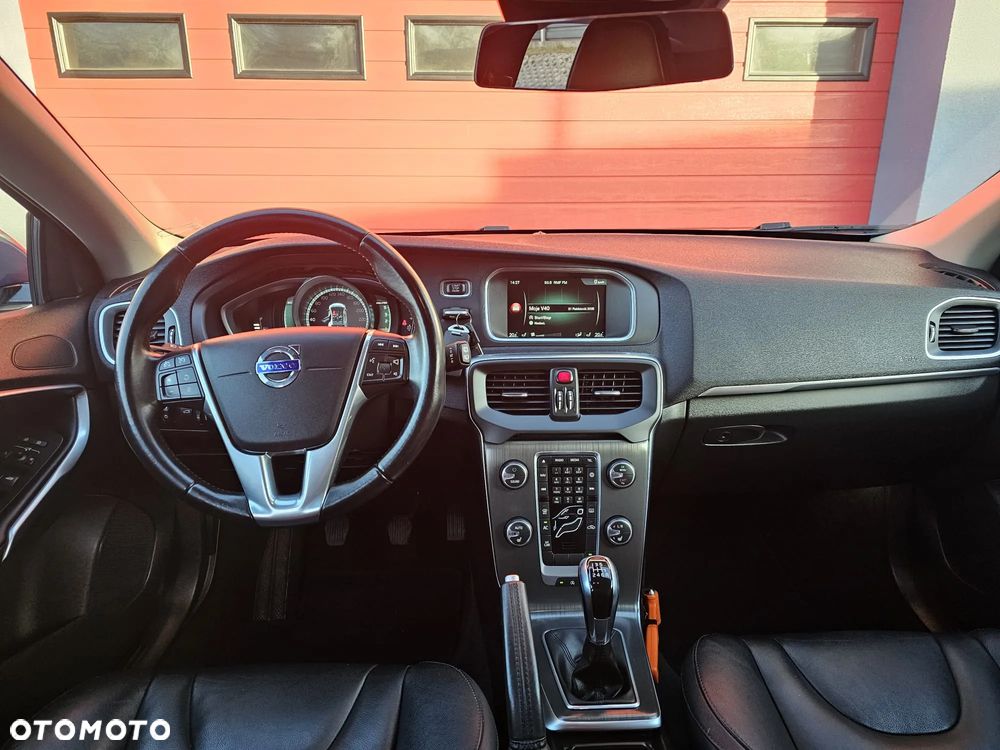 Volvo V40 D4 Summum - 17
