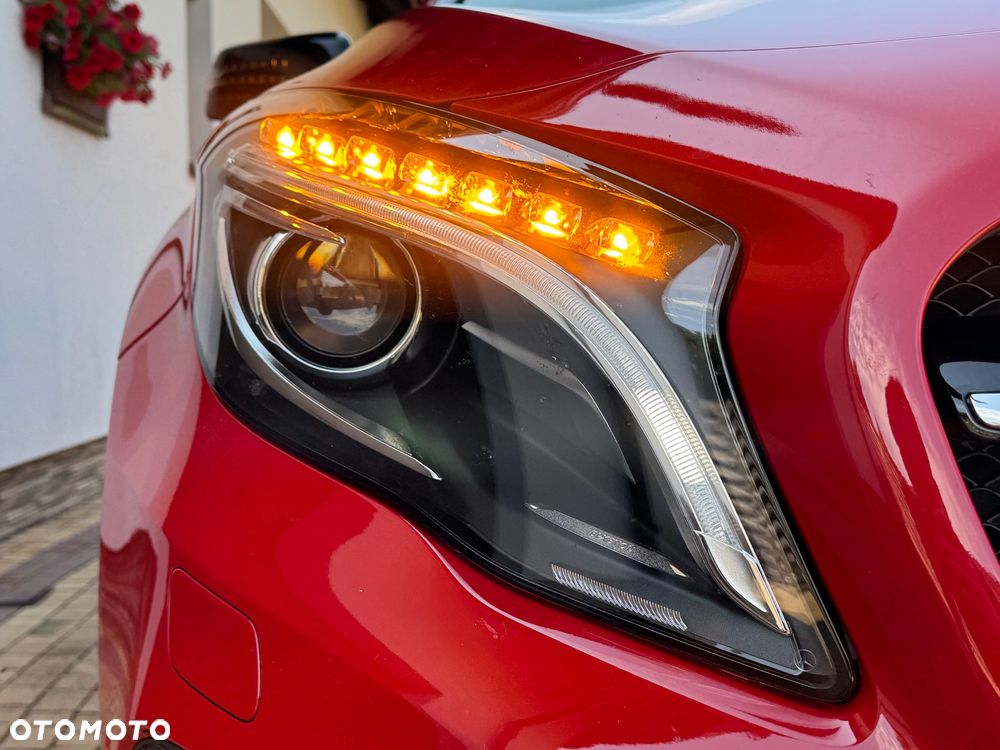 Mercedes-Benz GLA 250 4-Matic - 12