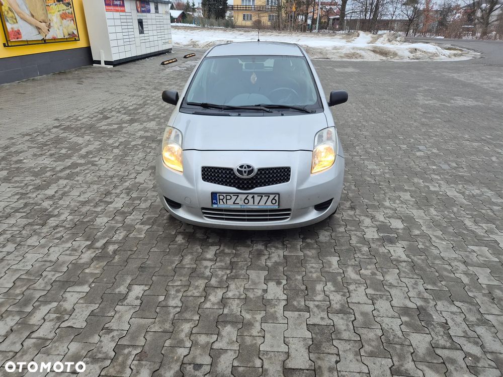 Toyota Yaris 1.0 Luna A/C - 3