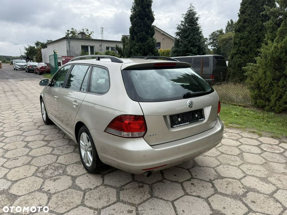 Volkswagen Golf - 8