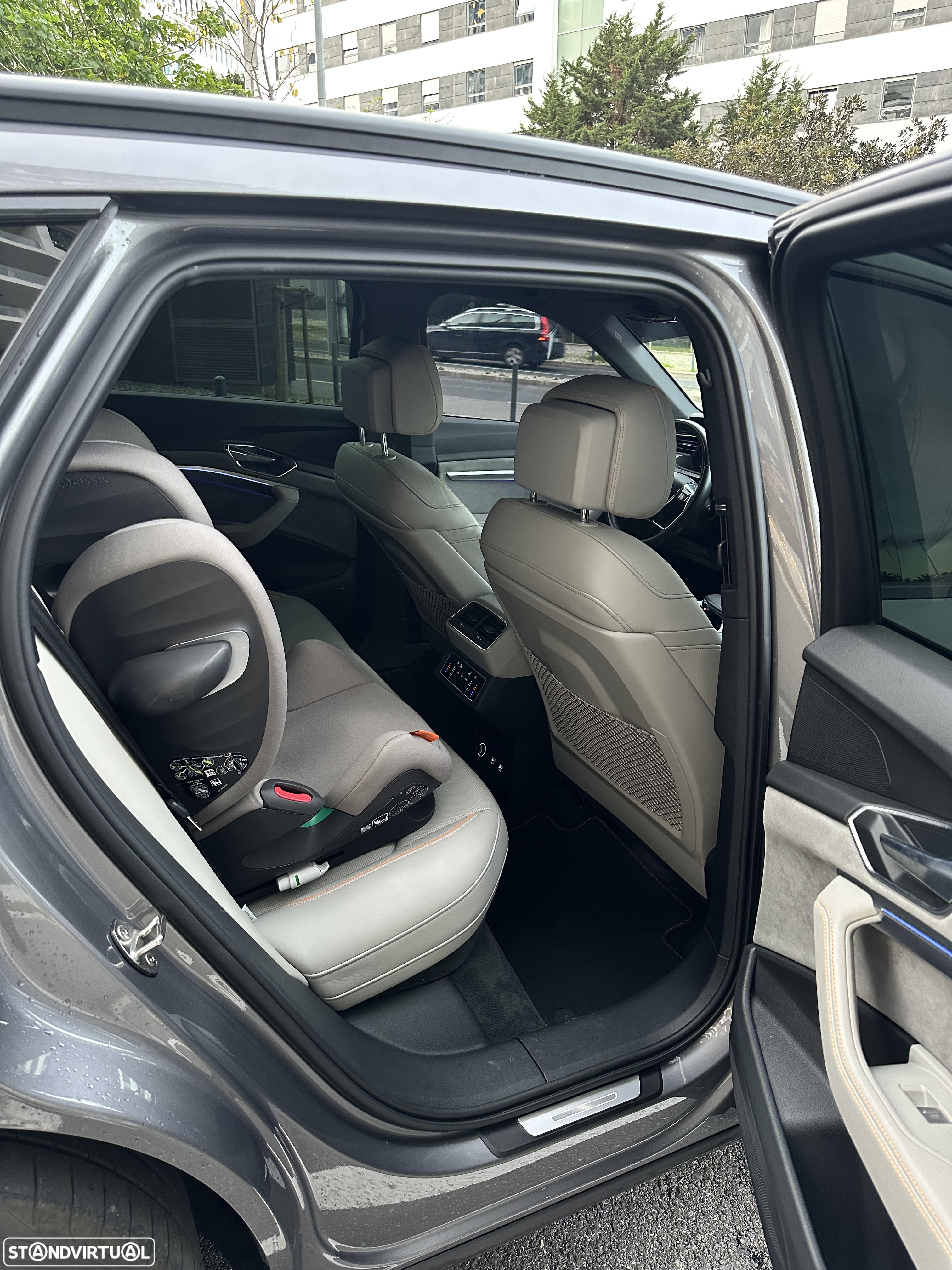 Audi e-tron 55 quattro S line - 36