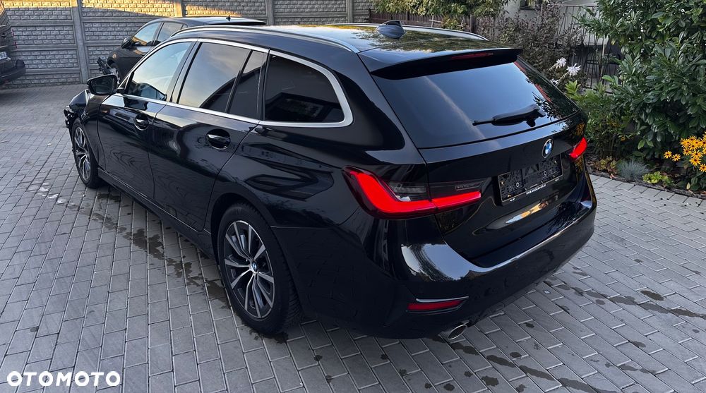 BMW Seria 3 318d MHEV Sport Line - 14