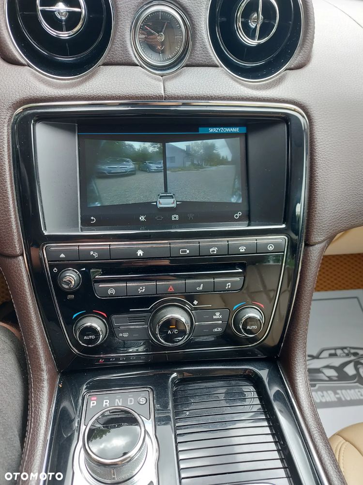 Jaguar XJ 3.0 V6 Premium Luxury - 38