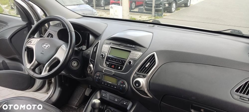 Hyundai ix35 2.0 4WD Premium - 19