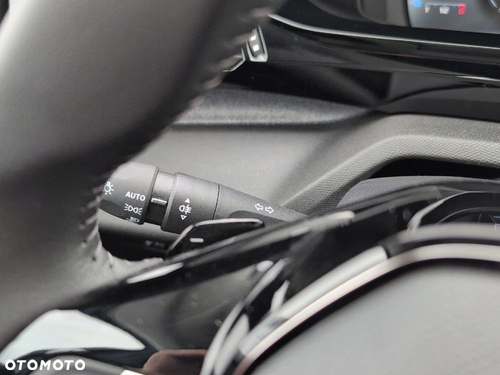 Peugeot 408 1.6 Plug-In Hybrid 225 Allure EAT8 - 20