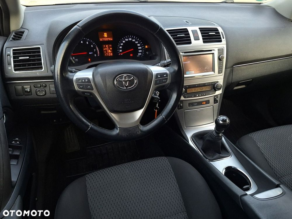 Toyota Avensis - 9