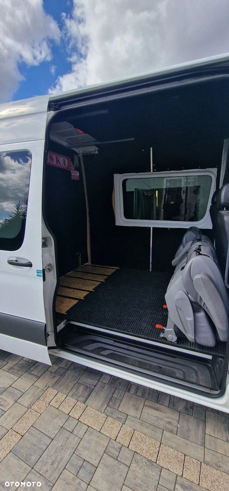 Mercedes-Benz Sprinter - 15