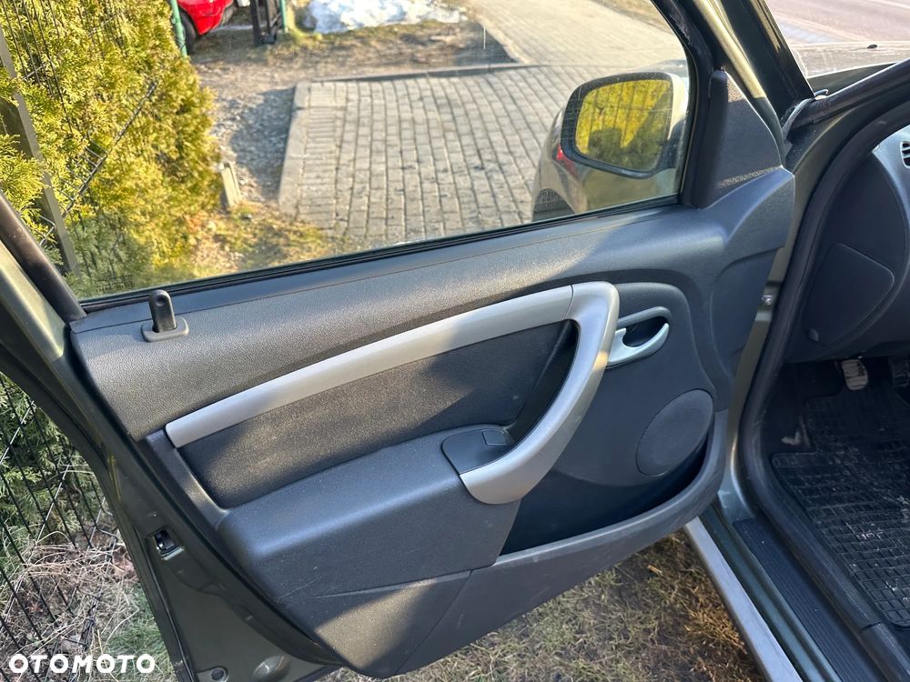 Dacia Duster dCi 90 FAP 4x2 Ice - 17