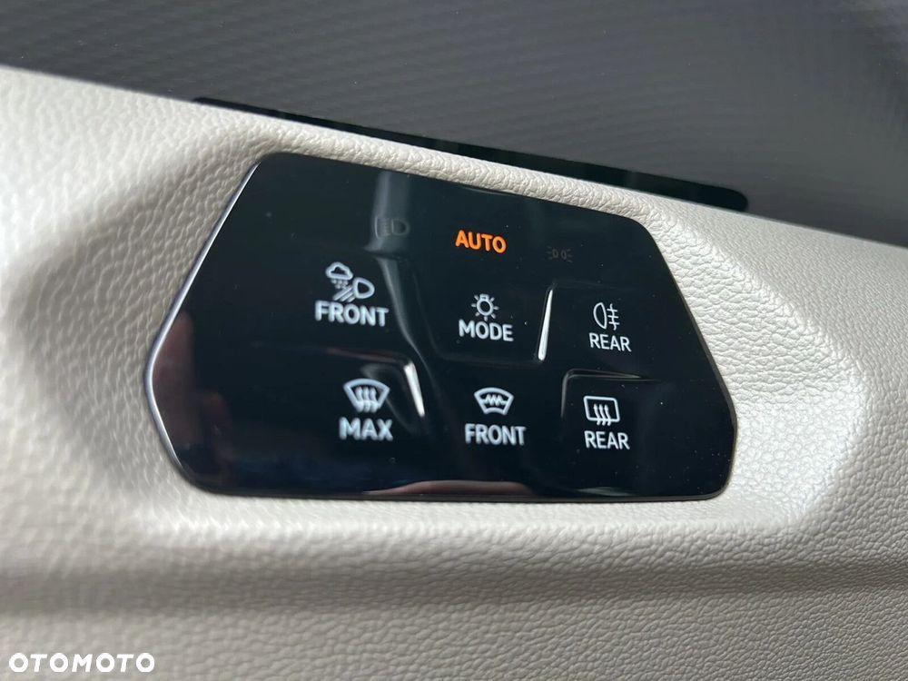 Volkswagen Multivan 1.4 TSI eHybrid PHEV 160kW L2 Life DSG - 24