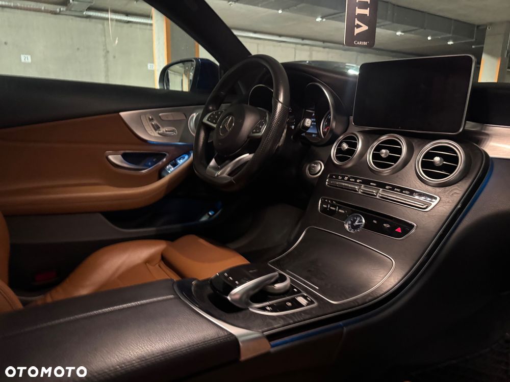 Mercedes-Benz Klasa C 200 4Matic 9G-TRONIC AMG Line - 25