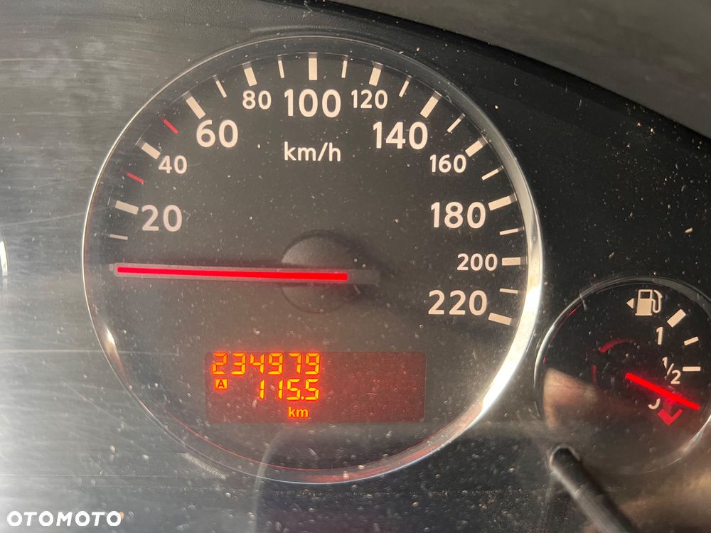 Nissan Navara 3.0 D V6 - 29