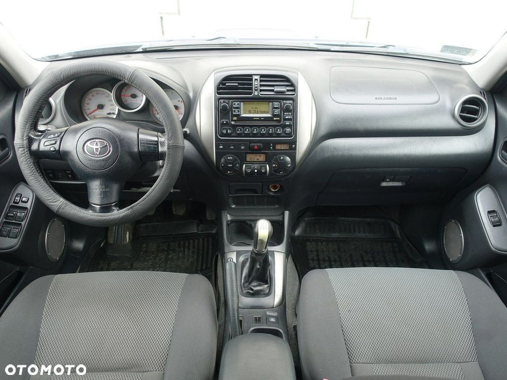 Toyota RAV4 D-4D 4x4 - 17