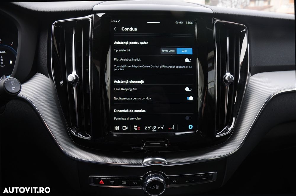 Volvo XC 60 B4 D AWD Plus Dark - 25