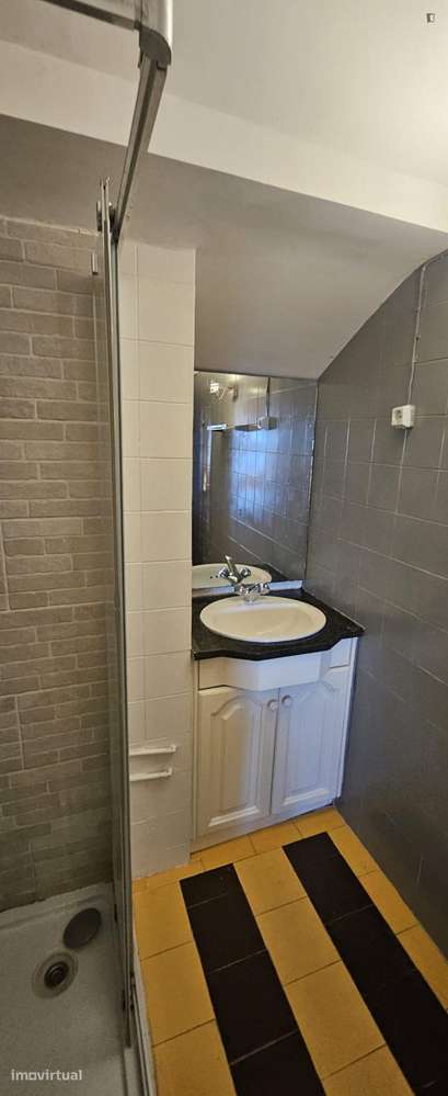 Quarto - localizado em Olivais Coimbra - Grande imagem: 4/42