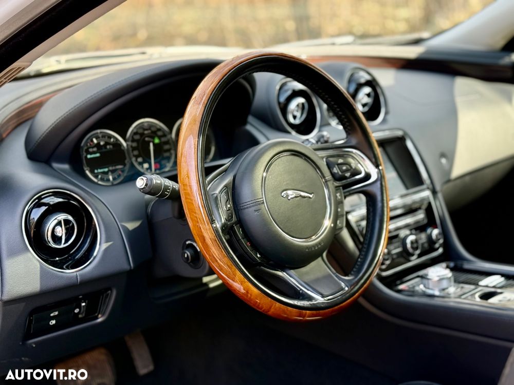 Jaguar XJ 3.0 V6 Kompressor AWD Premium Luxury - 10