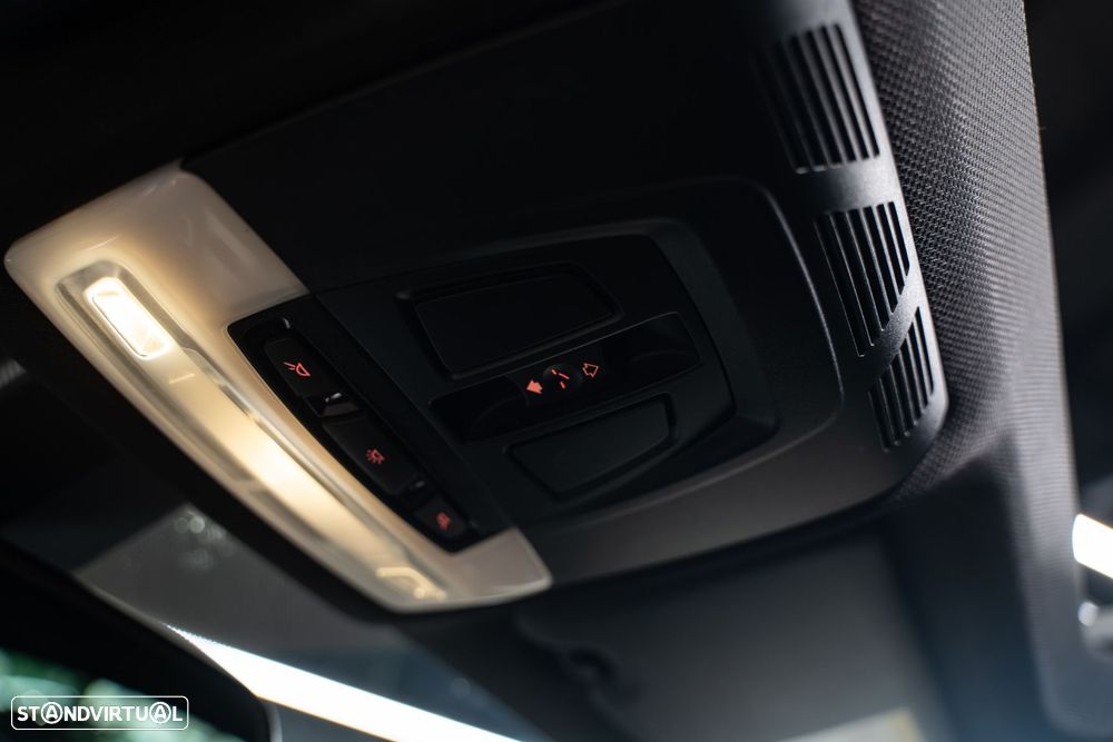 BMW 320 d Auto Line Sport - 42