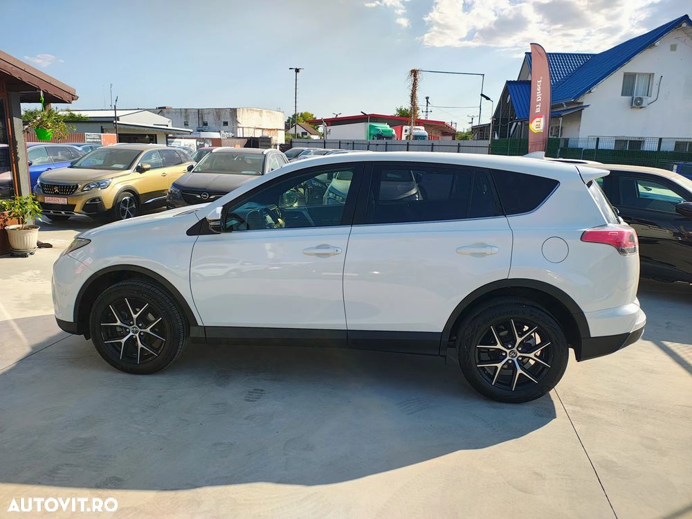 Toyota RAV4 2.0 D-4D 4x2 Start-Stop Executive - 3