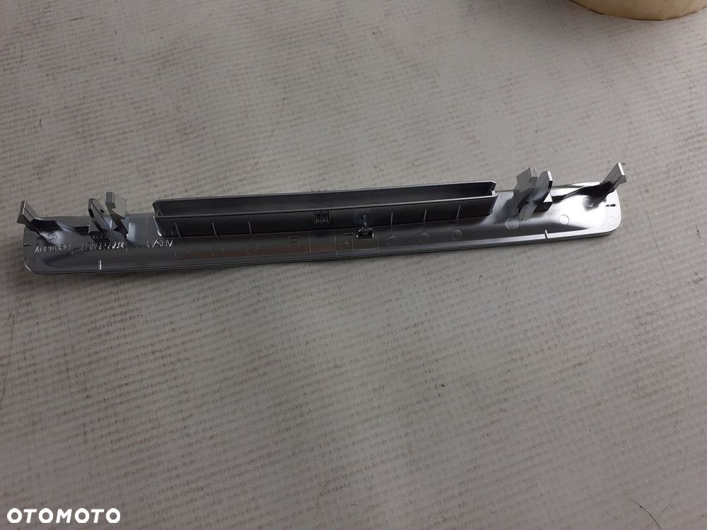 Volvo XC60 I listwa ozdobna radia chrom 2008-17r. - 4