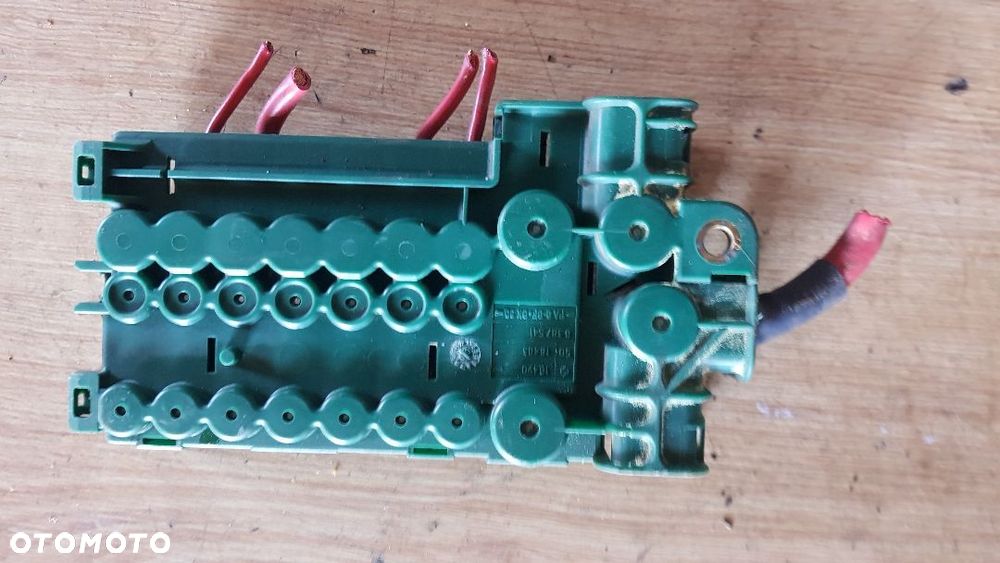 BMW E39 SKRZYNKA LISTWA BEZPIECZNIKÓW 8387541 - 2