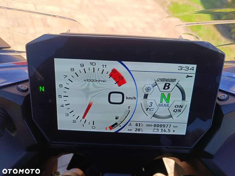 Suzuki GSX 1000 - 32