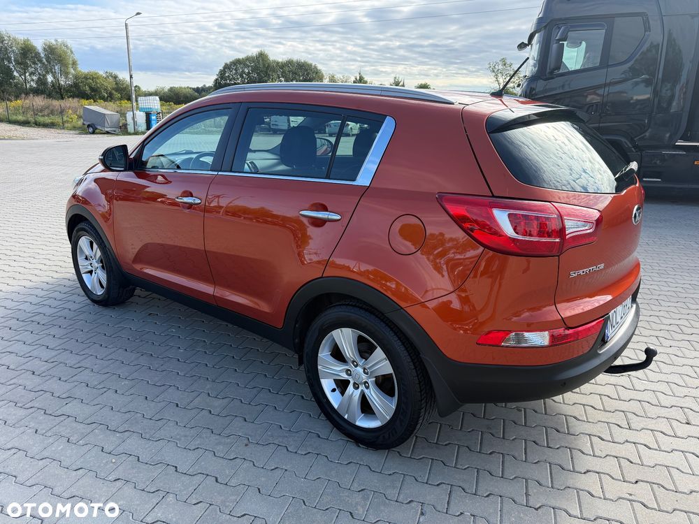 Kia Sportage 1.7 CRDI 2WD ISG Dream-Team Edition - 6